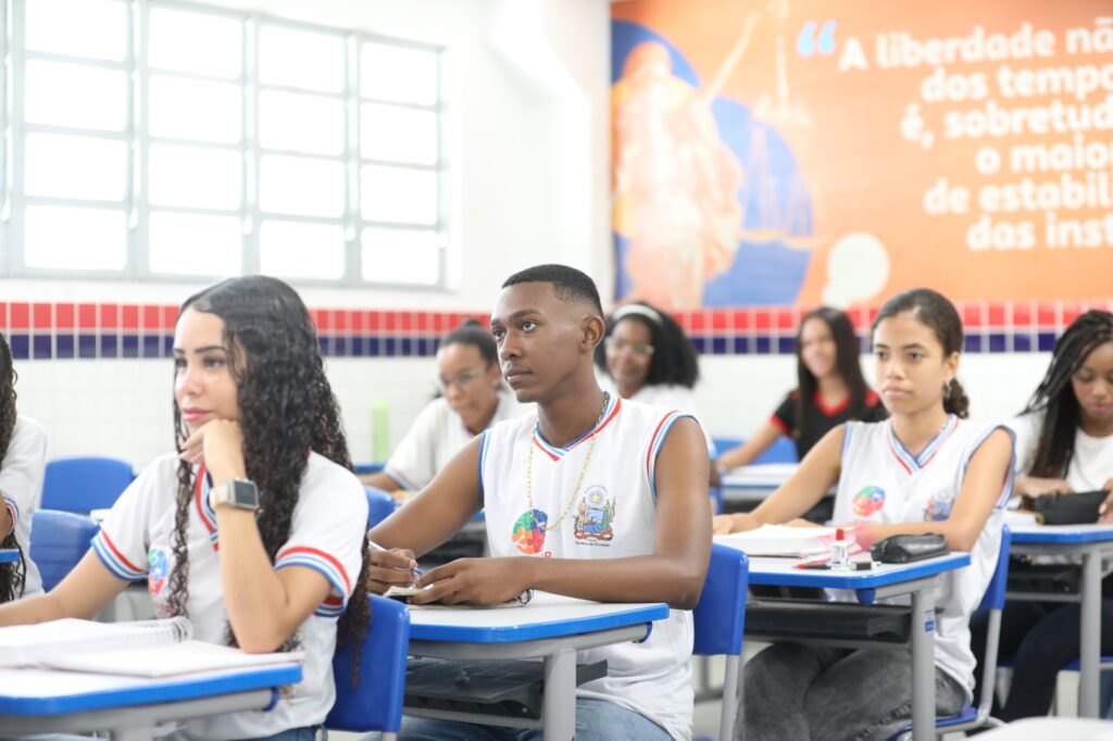 Estudantes-da-rede-estadual-tem-ate-10-de-outubro-para-atualizar-cadastro-1024x682 Estudantes da rede estadual têm até 10 de outubro para atualizar cadastro