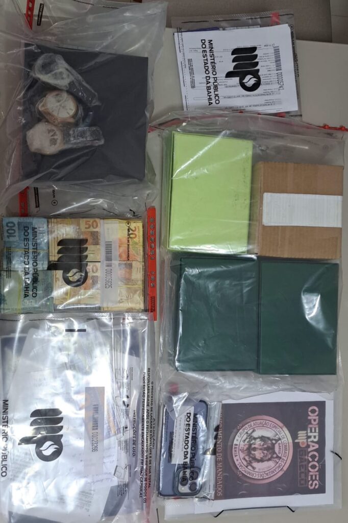 Operacao-cumpre-mandados-em-Vitoria-da-Conquista-contra-rede-de-lavagem-de-dinheiro-ligada-a-faccao-2-682x1024 Operação cumpre mandados em Vitória da Conquista contra rede de lavagem de dinheiro ligada a facção