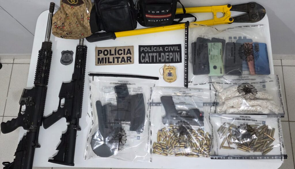 Policia-Civil-apreende-fuzis-pistola-e-drogas-durante-operacao-em-Iguai-1024x587 Polícia Civil apreende fuzis, pistola e drogas durante operação em Iguaí