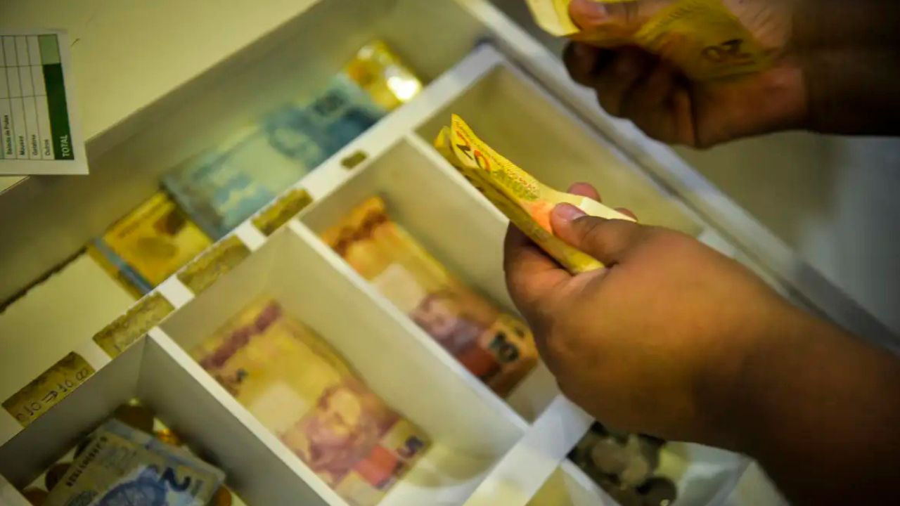 Caixa começa a pagar saldo do FGTS retido pelo saque-aniversário
