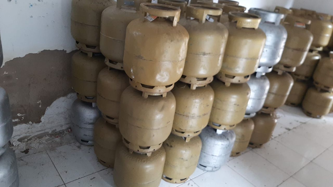 Policia-Civil-em-Vitoria-da-Conquista-apreende-204-botijoes-de-gas-1 Operação apreende botijões de gás vendidos ilegalmente