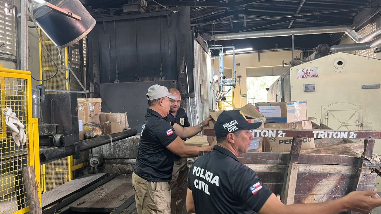 Polícia Civil incinera 400 quilos de drogas em Itapetinga