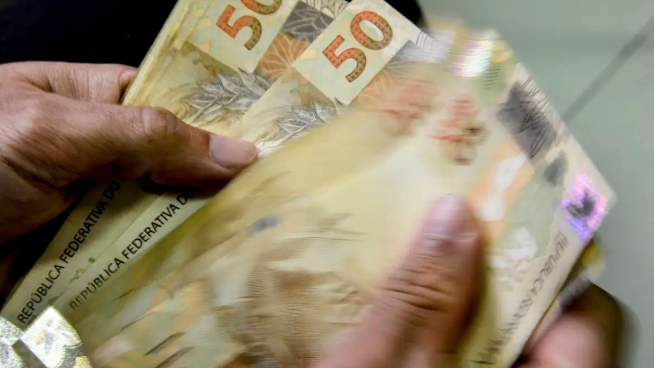 Isenção de IR para quem ganha até R$ 5 mil entra em vigor