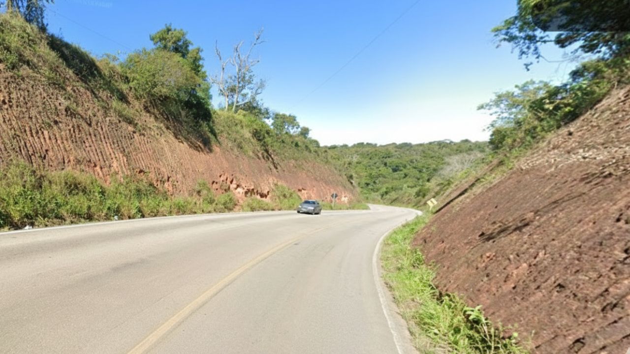 Trecho-sinuoso-da-rodovia-Barra-do-Choca-a-Barra-Nova Rodovia Barra do Choça a Barra Nova tem histórico de acidentes fatais após pavimentação